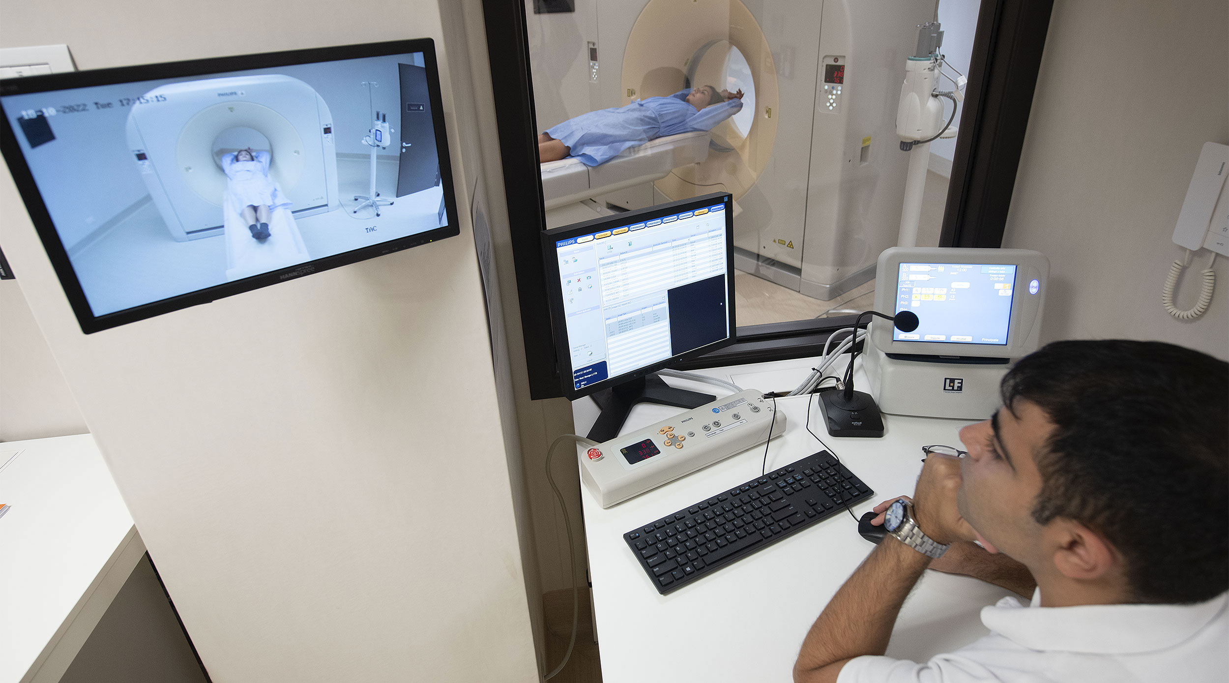Istituto di Radiologia e Terapia Fisica Dr. Cicìo - Diagnostica TC Istituto di Radiologia e Terapia Fisica Dr. Cicìo - Diagnostica TC